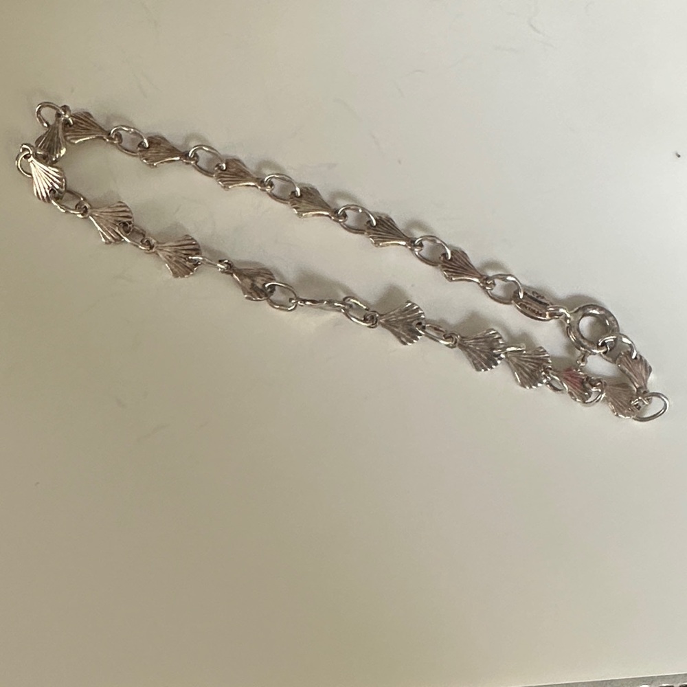 Elegant 925 Italian Silver Clam Shell Bracelet